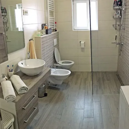 Apartman Sonja 2 게스트하우스 *